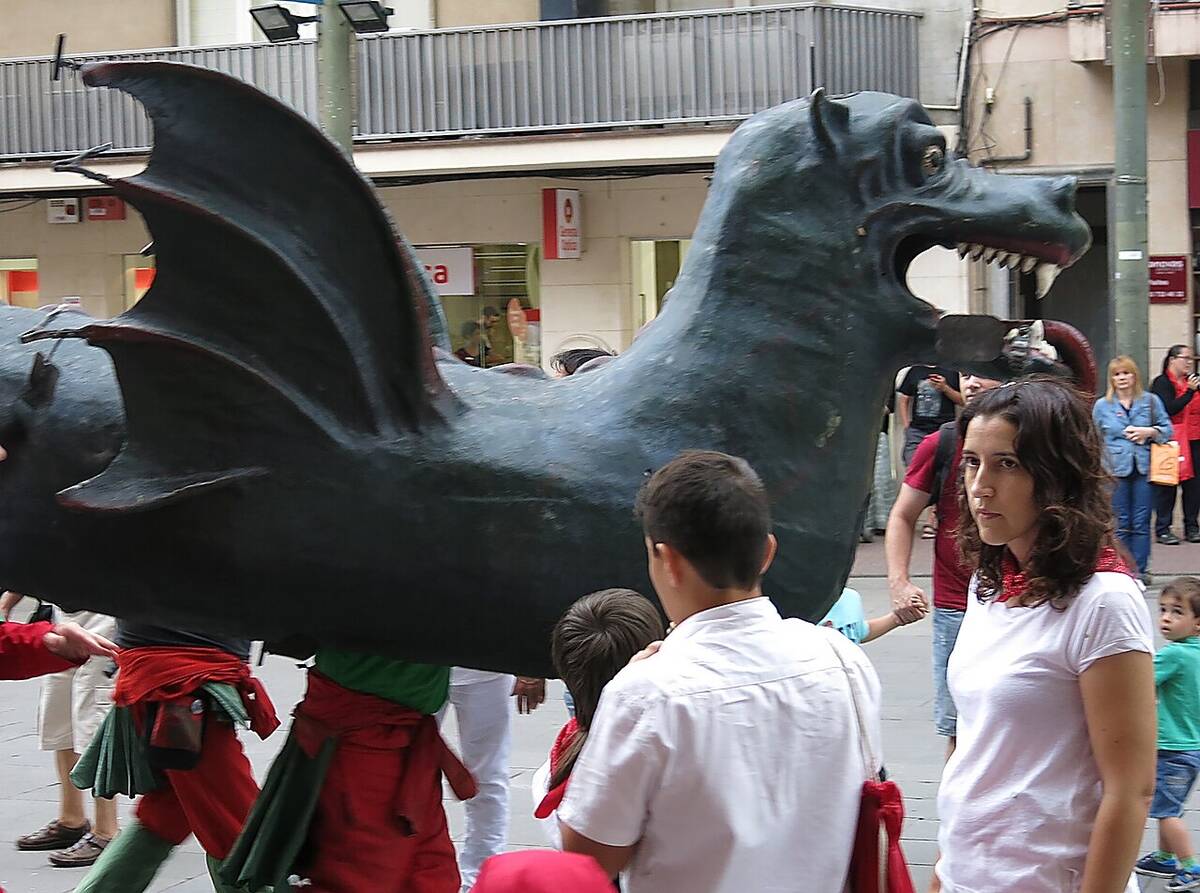 El Drac de Terrassa al raval de Montserrat
