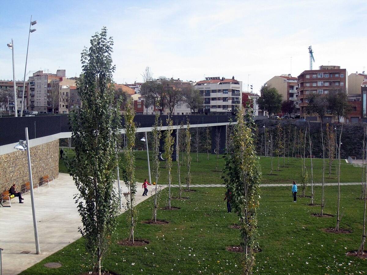 La passarel·la de la Unió, al parc de Vallparadís